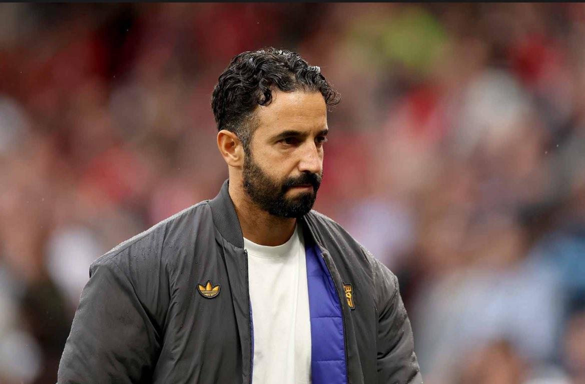 詹俊：曼联球员能力与三中卫体系不兼容是防守端最大的问题